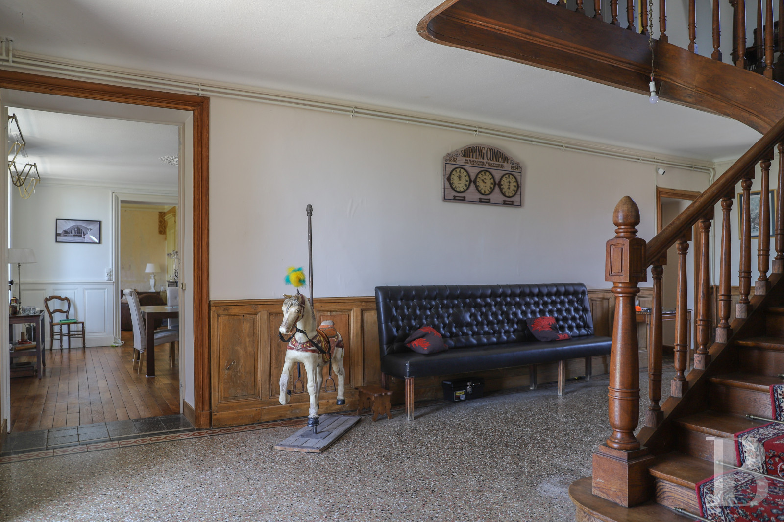 A 19th century chateau and surrounding park available for film projects in Saône-et-Loire, in the south of Morvan - photo  n°8